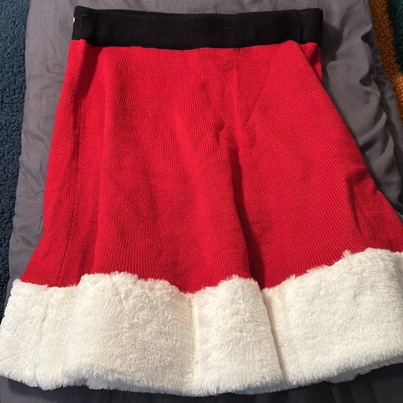 NWT Mrs. Claus sweater skirt medium 21 inches  long. - Picture 2 of 4